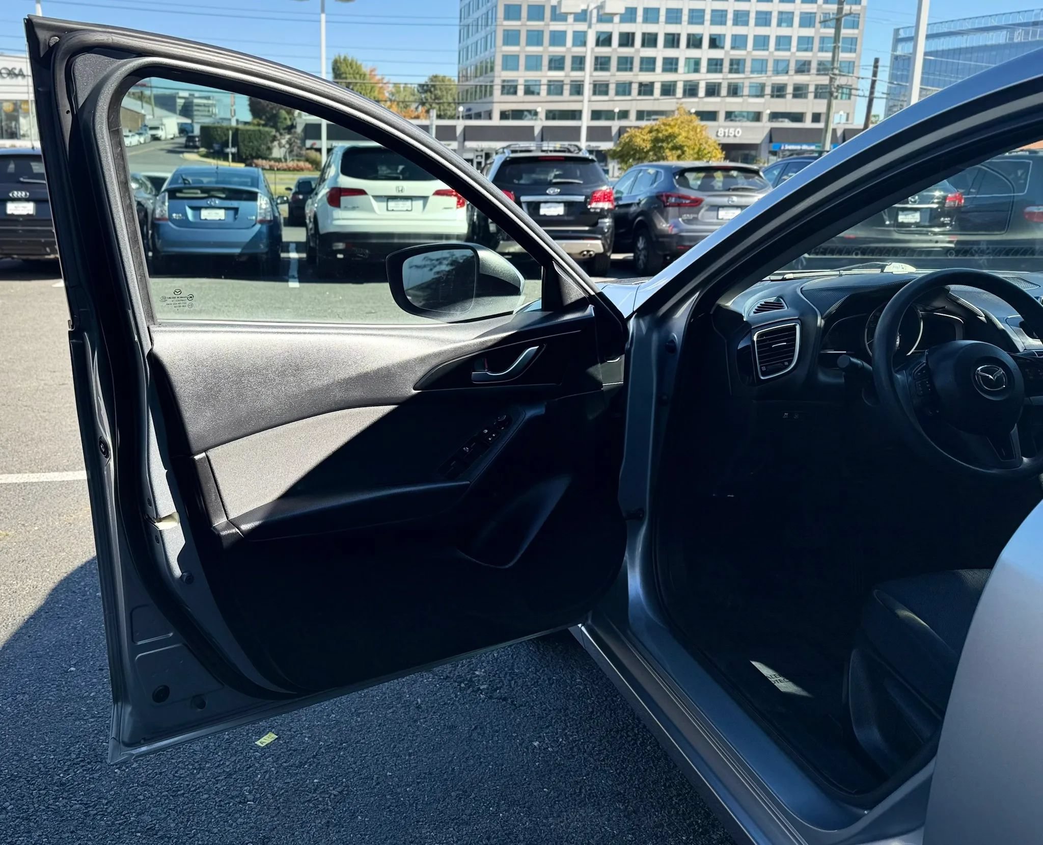 Used 2014 MAZDA MAZDA3 i Sport FWD image 9