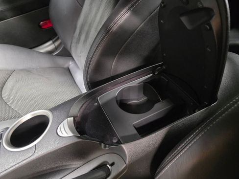 Used 2009 Nissan 370Z Touring w/ Sport Pkg RWD image 40
