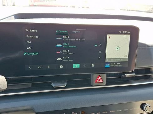 Used 2025 Kia Carnival EX image 18