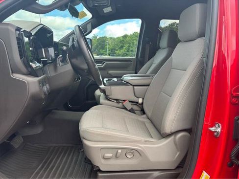 Used 2025 Chevrolet Silverado 2500 LT w/ Convenience Package AWD/4WD image 16