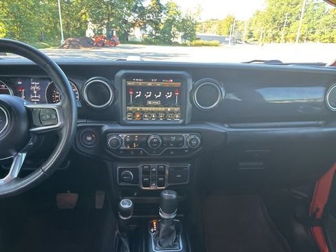 Used 2023 Jeep Wrangler Altitude image 27