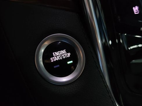 Used 2020 Cadillac Escalade Luxury image 34