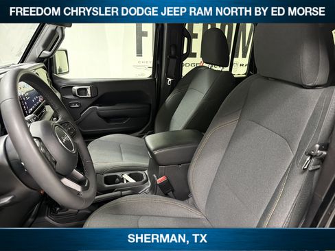 Used 2025 Jeep Wrangler Unlimited Sport AWD/4WD image 7