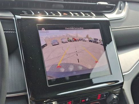 New 2025 Jeep Grand Cherokee L Altitude image 40