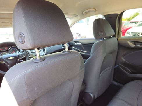 Used 2017 Chevrolet Cruze LT image 39