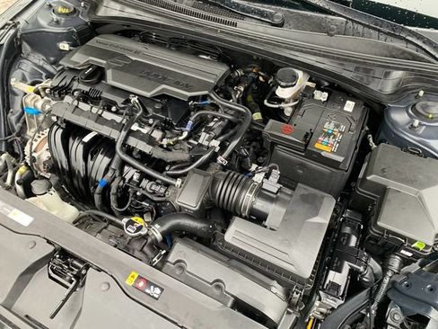 Certified 2025 Hyundai Elantra SEL w/ Cargo Package FWD image 27