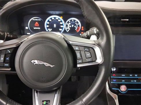 Used 2018 Jaguar XF R-Sport image 12