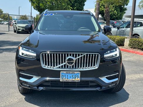 Certified 2025 Volvo XC90 B6 Plus image 2