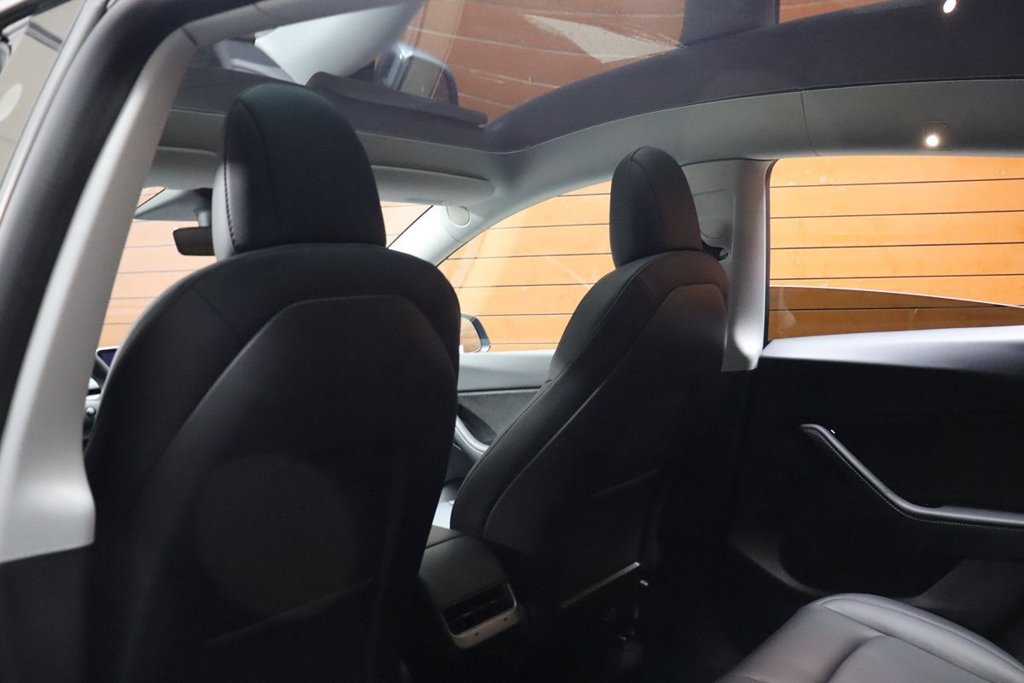 Used 2020 Tesla Model Y Long Range AWD/4WD image 37
