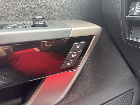 Used 2022 Toyota Tundra Limited image 8