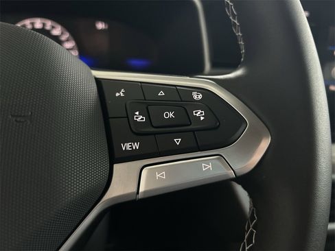 New 2026 Volkswagen Taos SE image 18