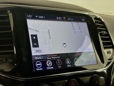 Used 2021 Jeep Grand Cherokee Limited w/ Luxury Group II RWD image 22