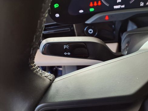 Used 2024 Porsche Taycan 4S image 8