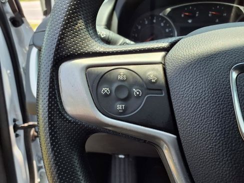 Used 2022 GMC Terrain SLE image 23