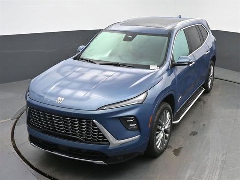 Certified 2025 Buick Enclave Avenir w/ Super Cruise Package image 40