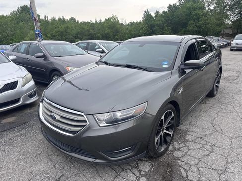 Used 2016 Ford Taurus SEL w/ Equipment Group 201A FWD image 2