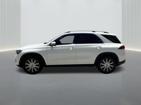Used 2025 Mercedes-Benz GLE 450e 4MATIC image 2