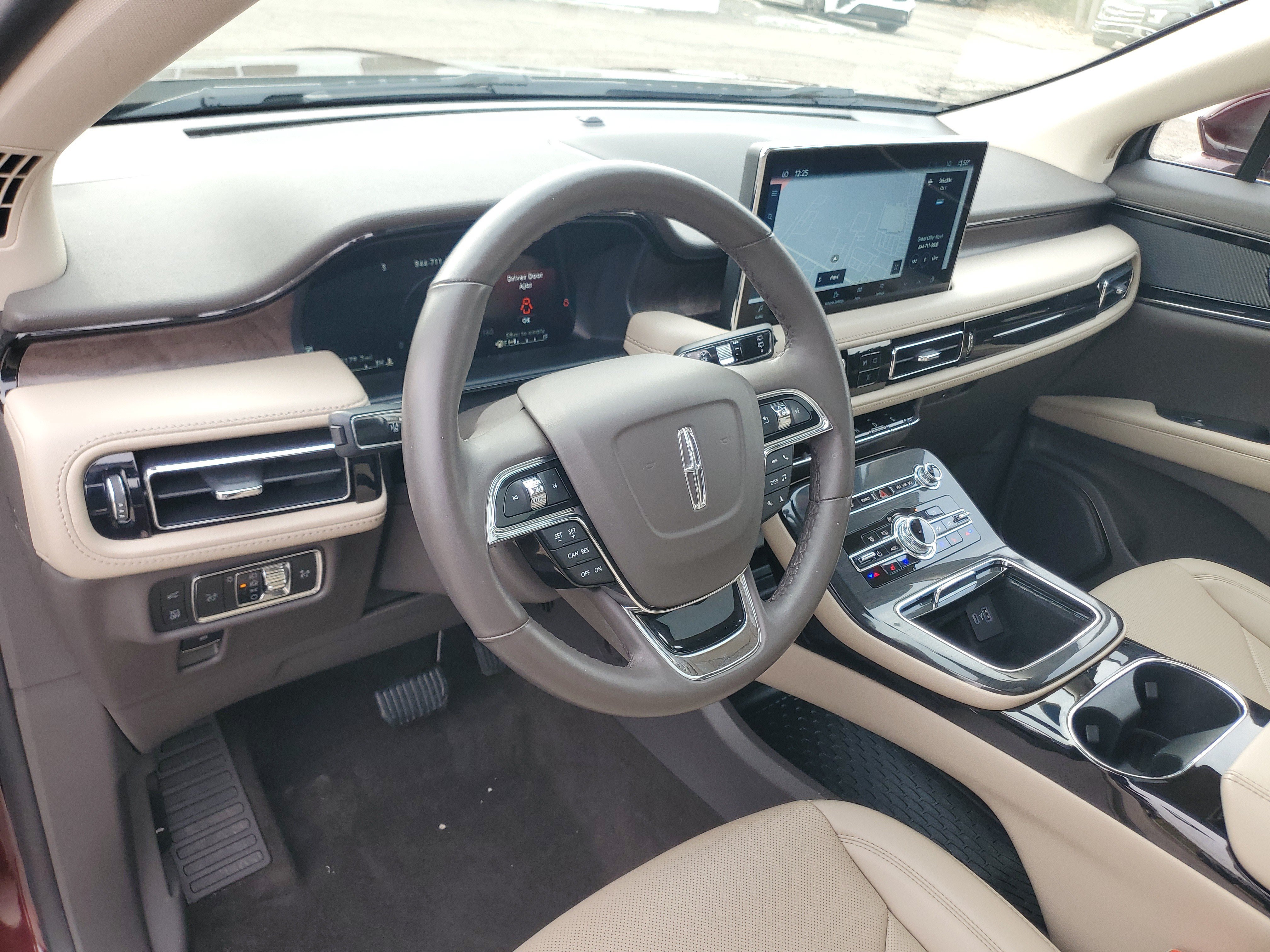 Used 2023 Lincoln Nautilus Reserve AWD/4WD image 13