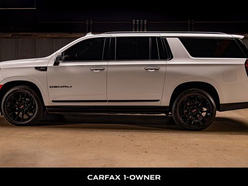 Used 2022 GMC Yukon XL Denali image 5