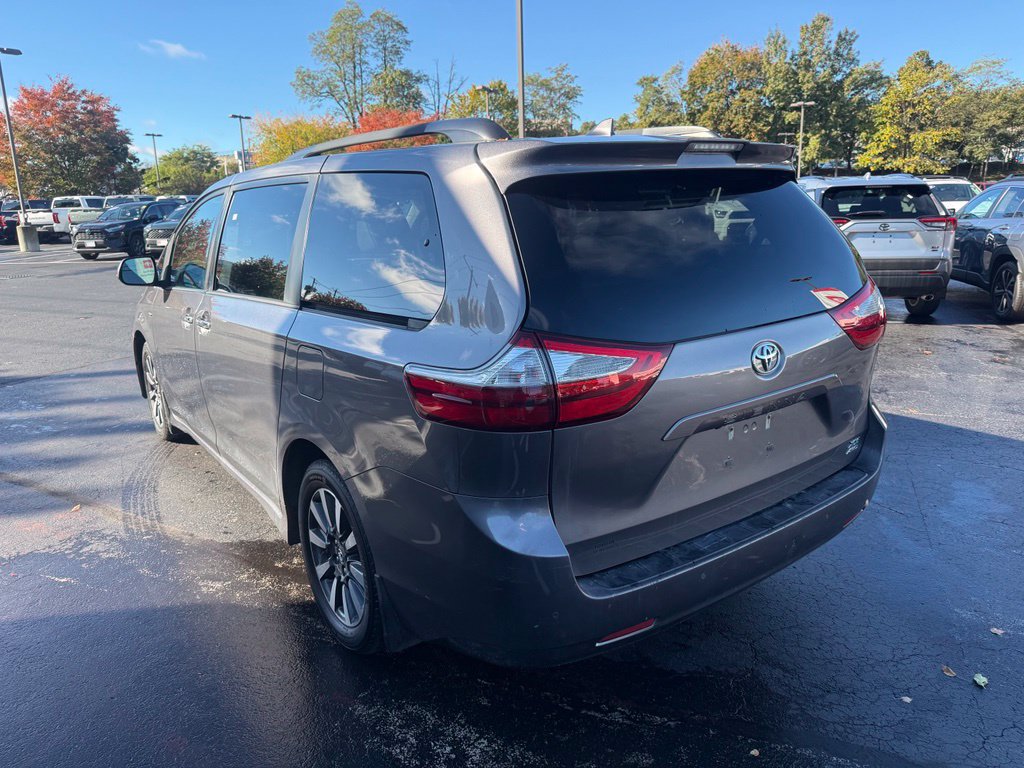 Used 2018 Toyota Sienna XLE w/ XLE Navigation Package AWD/4WD image 5