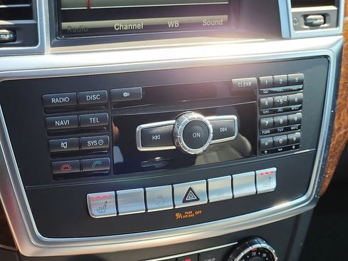 Used 2014 Mercedes-Benz GL 450 4MATIC image 6