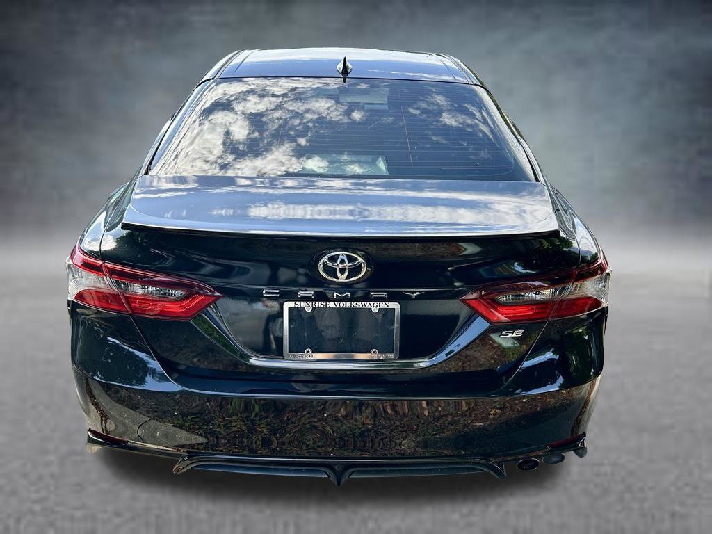 Used 2022 Toyota Camry SE FWD image 4