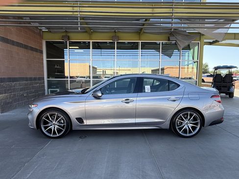 Used 2022 Genesis G70 2.0T w/ Prestige Package RWD image 7