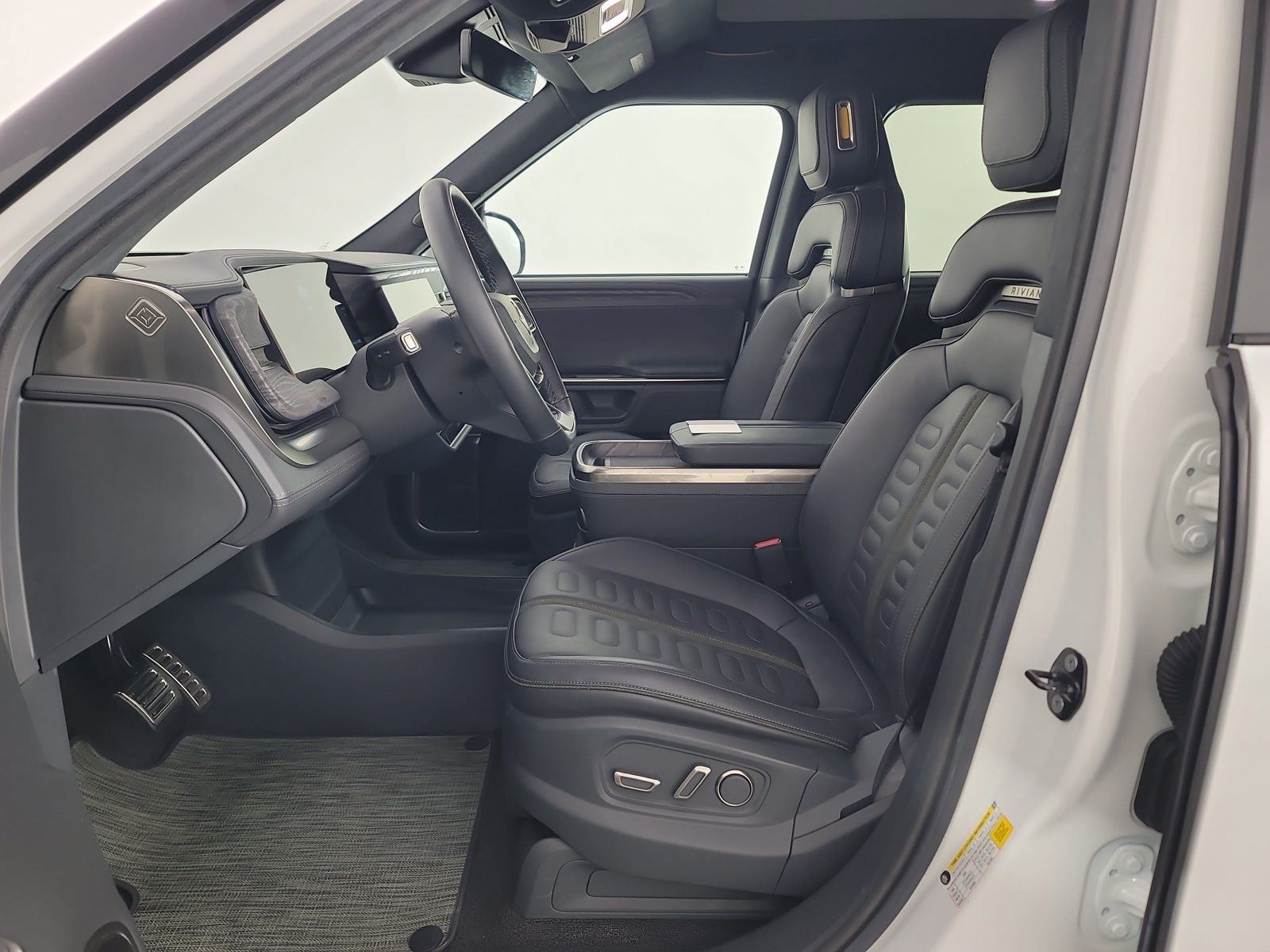 Used 2022 Rivian R1T Adventure AWD/4WD image 20