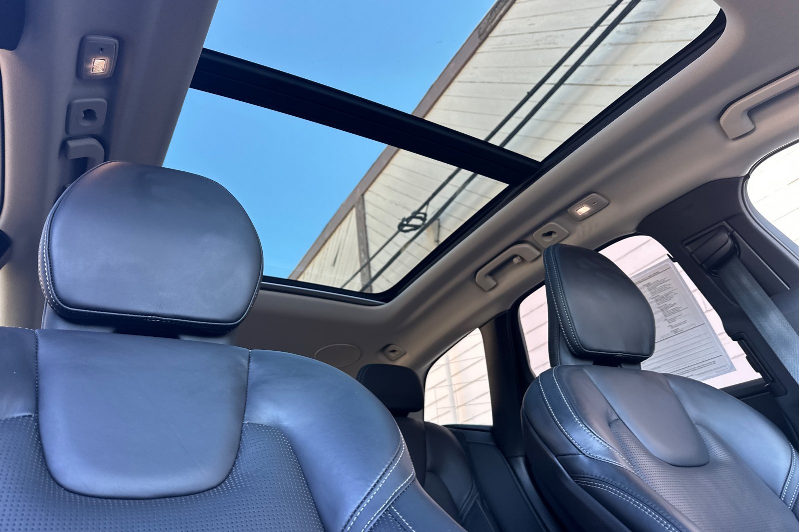 Certified 2024 Volvo XC60 B5 Ultimate w/ Protection Package Premier AWD/4WD image 20