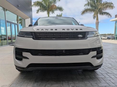 Used 2024 Land Rover Range Rover Sport SE image 9