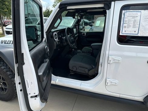 Used 2025 Jeep Wrangler Unlimited Sport AWD/4WD image 11