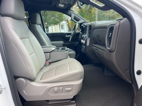 Used 2022 GMC Sierra 1500 SLT w/ X31 Off-Road Package image 25