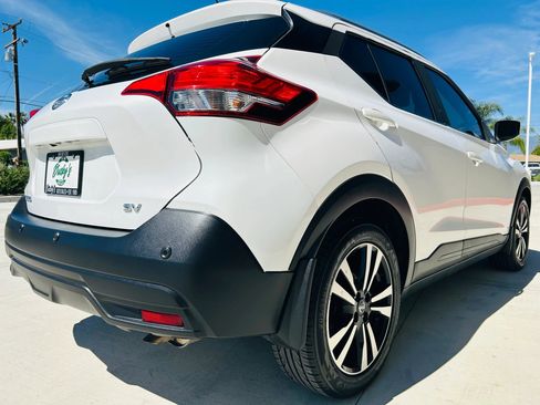 Used 2020 Nissan Kicks SV image 14