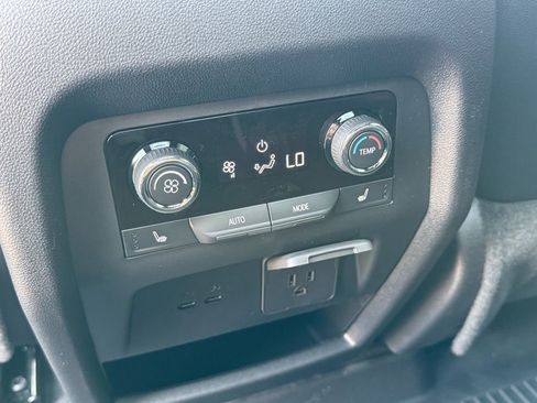 New 2026 Chevrolet Traverse RS w/ LPO, Floor Liner Package image 43