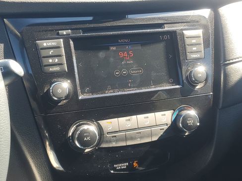 Certified 2020 Nissan Rogue S image 20