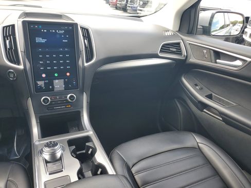 Used 2022 Ford Edge SEL image 17