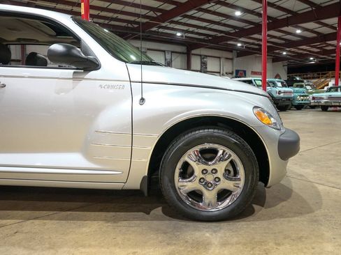 Used 2001 Chrysler PT Cruiser FWD image 11