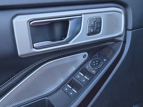 Used 2020 Ford Explorer ST w/ Premium Technology Package image 20