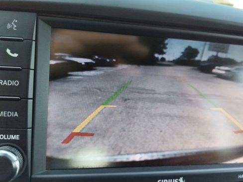 Used 2019 Dodge Grand Caravan SXT image 17