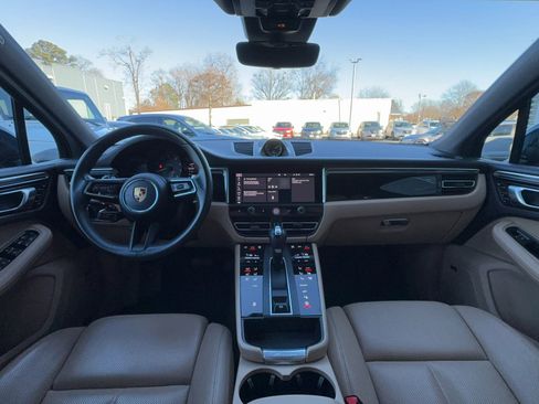 Used 2022 Porsche Macan Sport Edition w/ Premium Package Plus image 12