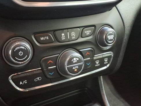 Used 2021 Jeep Cherokee Latitude Lux 80th Anniv w/ Quick Order Package 26U 80TH AWD/4WD image 10