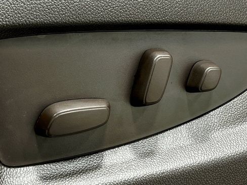 Used 2018 Chevrolet Suburban Premier AWD/4WD image 20
