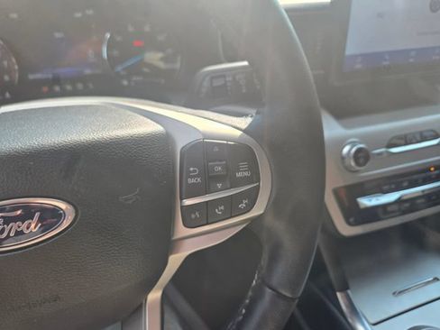 Used 2023 Ford Explorer XLT w/ Equipment Group 202A AWD/4WD image 15