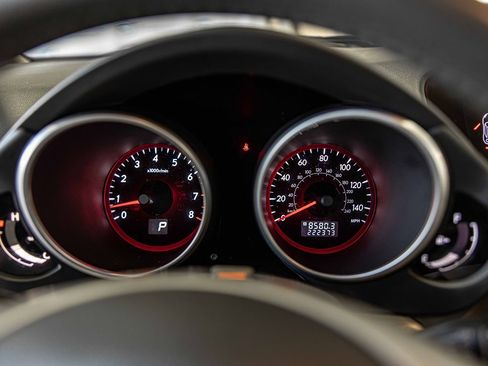 Used 2010 Subaru Tribeca Limited image 26