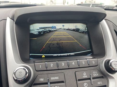 Used 2017 Chevrolet Equinox LT w/ Convenience Package image 12