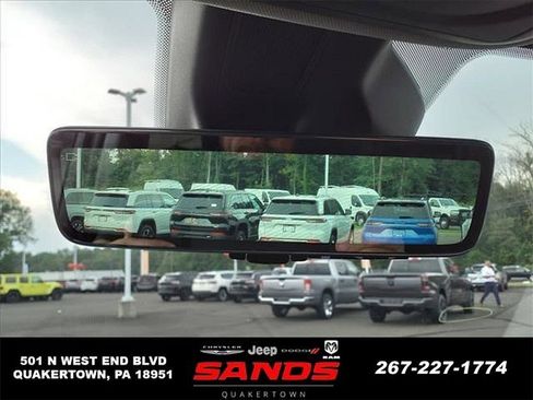 New 2023 Jeep Grand Cherokee 4WD 4xe w/ Luxury Tech Group II image 17