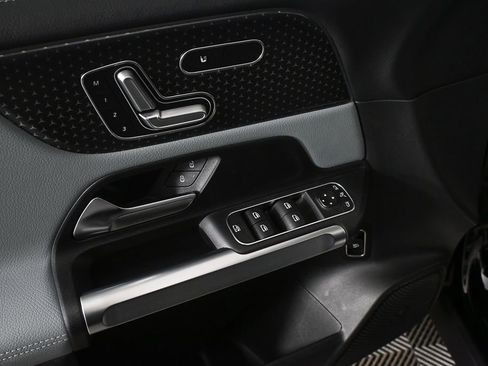 New 2026 Mercedes-Benz GLB 250 image 8