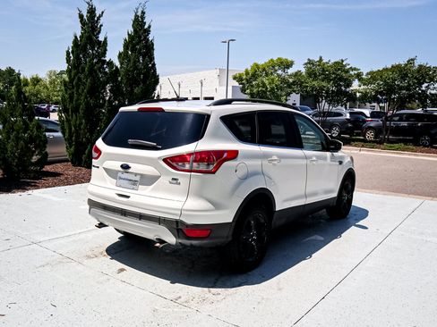 Used 2016 Ford Escape SE w/ Equipment Group 201A AWD/4WD image 11