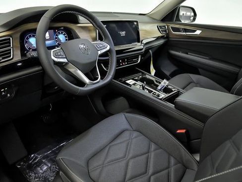 New 2026 Volkswagen Atlas SE image 6