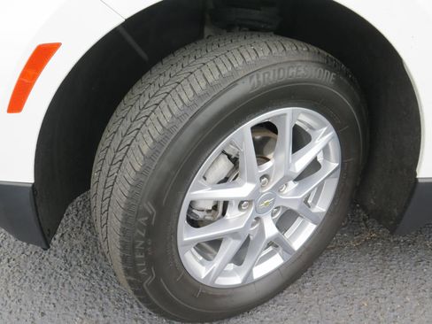 Used 2023 Chevrolet Equinox LT image 18